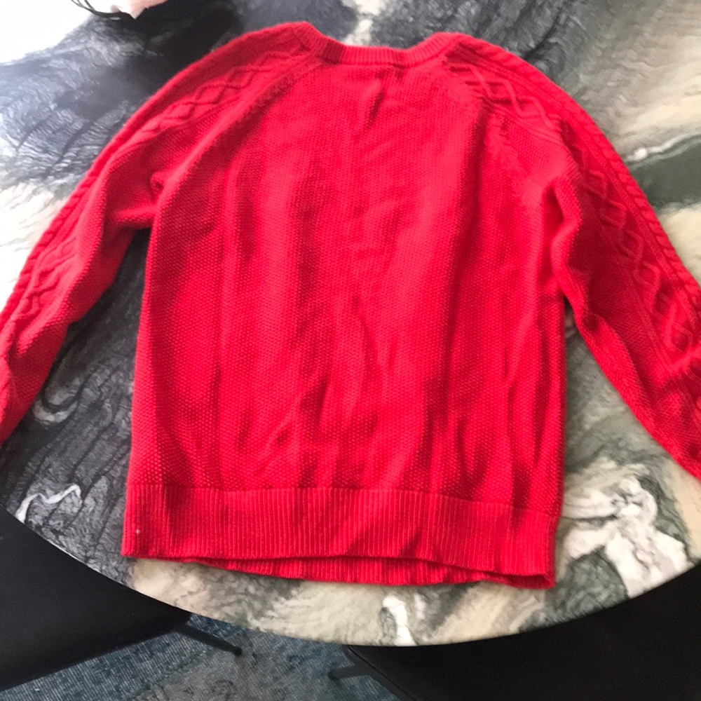 Red sweater gap - Picture 6 of 6